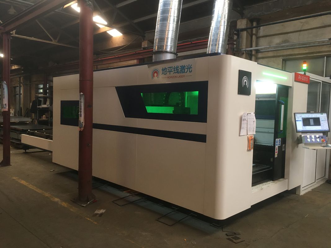 1500W 4000W CNC الألياف آلة القطع بالليزر IPG MAX 3015 طاولة التبادل مع غطاء