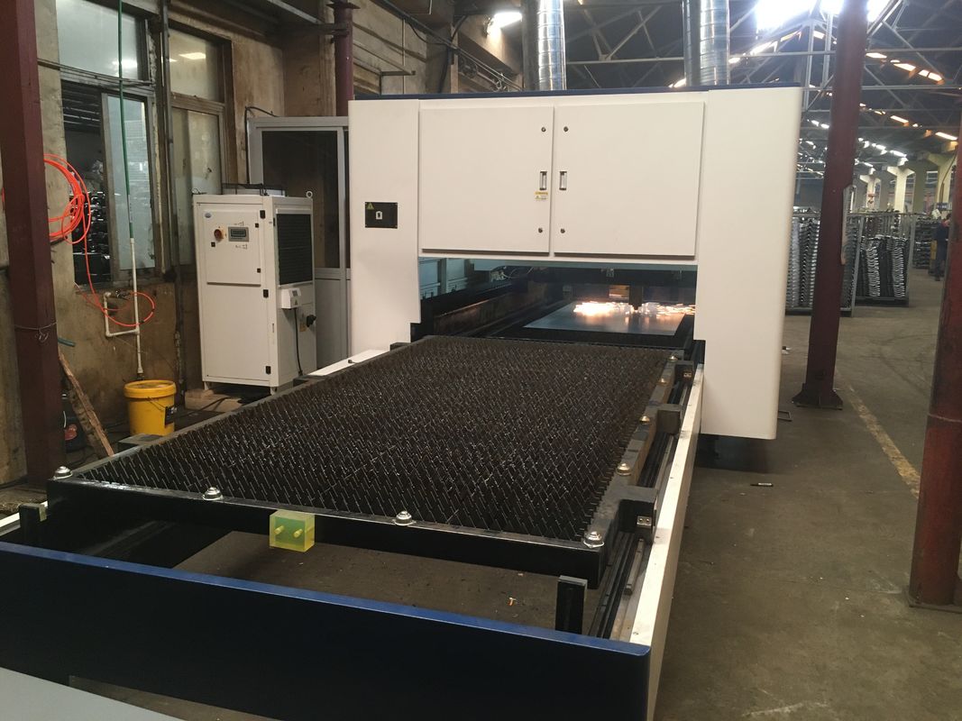 3000mm 2KW الألياف الليزر آلة القطع والنقش
