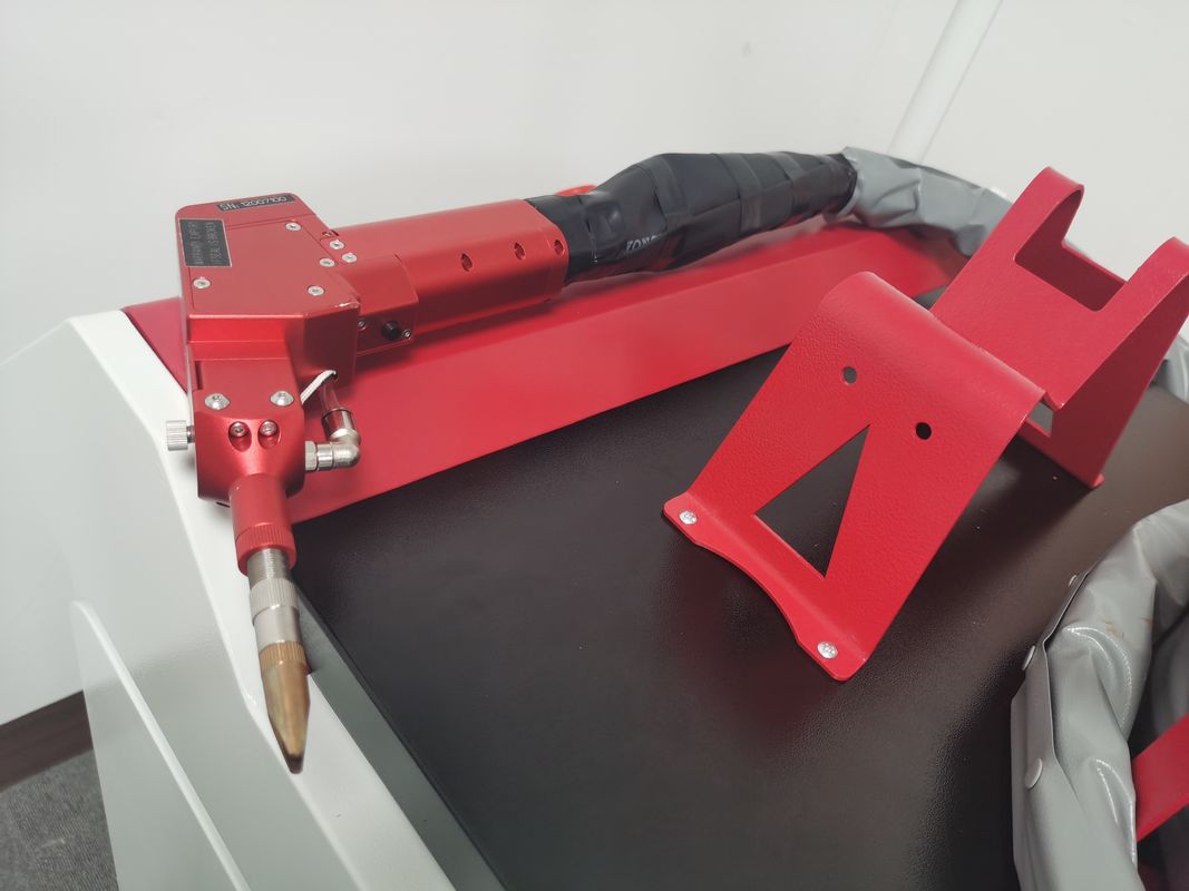 مبرد بالماء 50HZ 6mm لحام ليزر محمول 120mm / S IEC60825