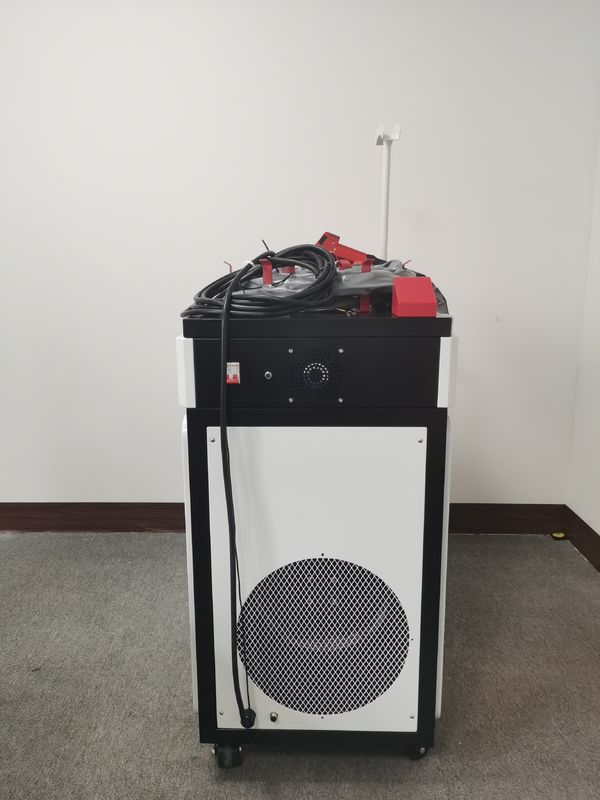 1080nm CW آلة لحام الليزر المحمولة 1500W CE مع مبرد