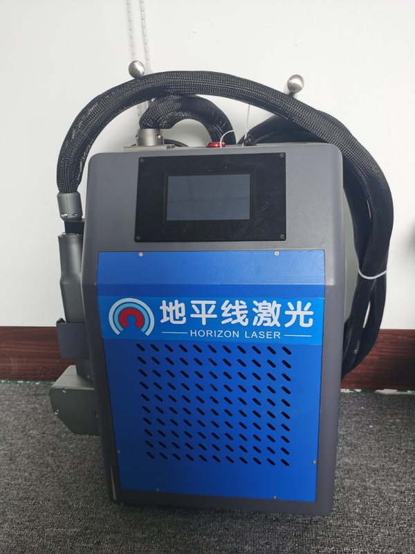 50W حقيبة الظهر ألياف الليزر آلة التنظيف 1064nm المحمولة لإزالة الصدأ