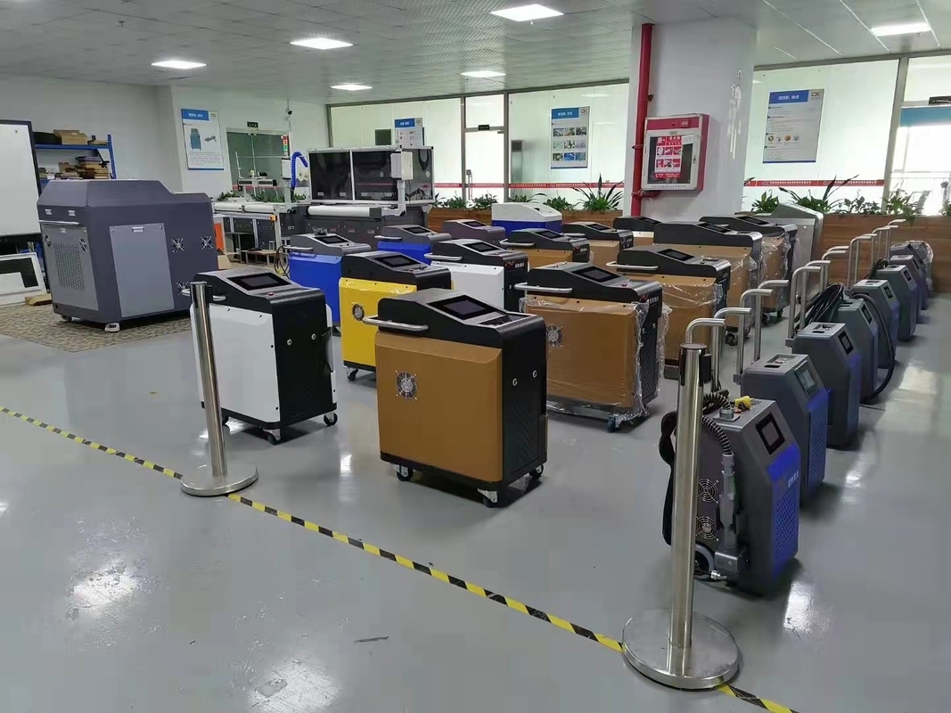500W MOPA آلات التنظيف بالليزر MAX JPT مصدر الليزر لإزالة الصدأ